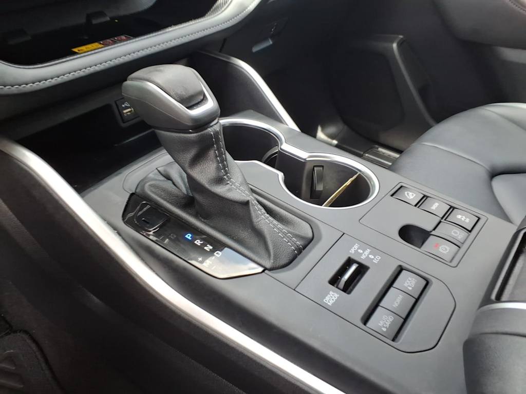 Thumbnail: 2026 Toyota Highlander - 25