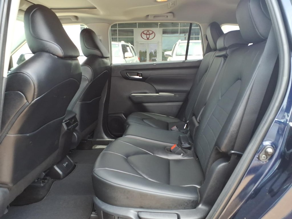 Thumbnail: 2026 Toyota Highlander - 9