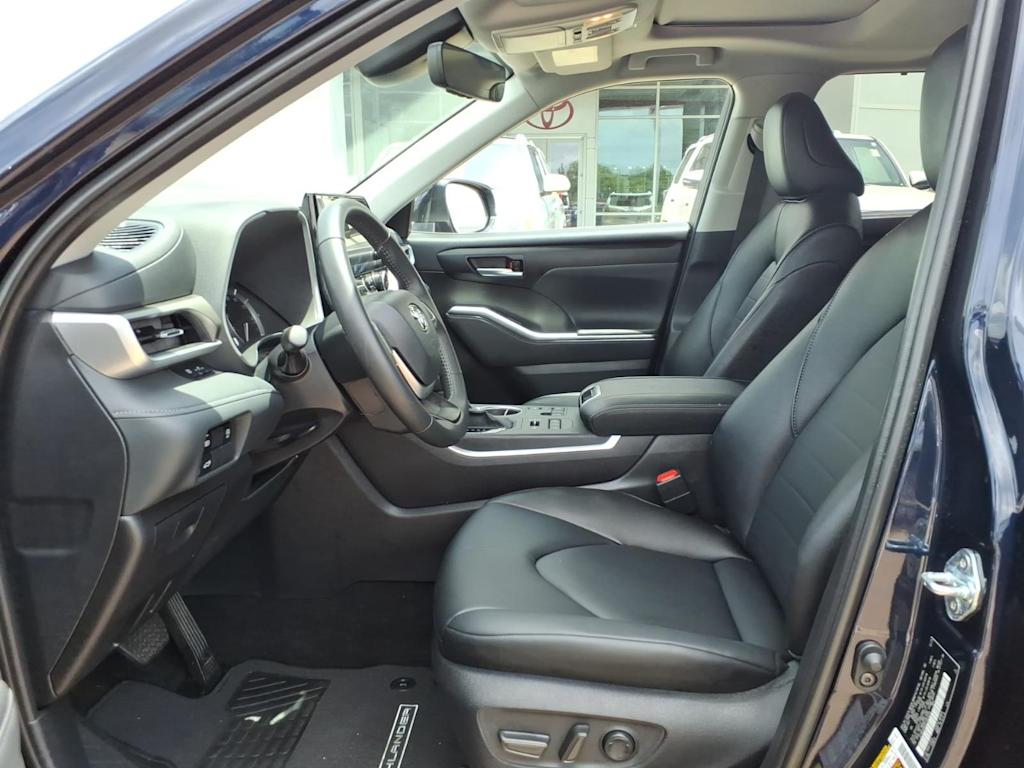 Thumbnail: 2026 Toyota Highlander - 7
