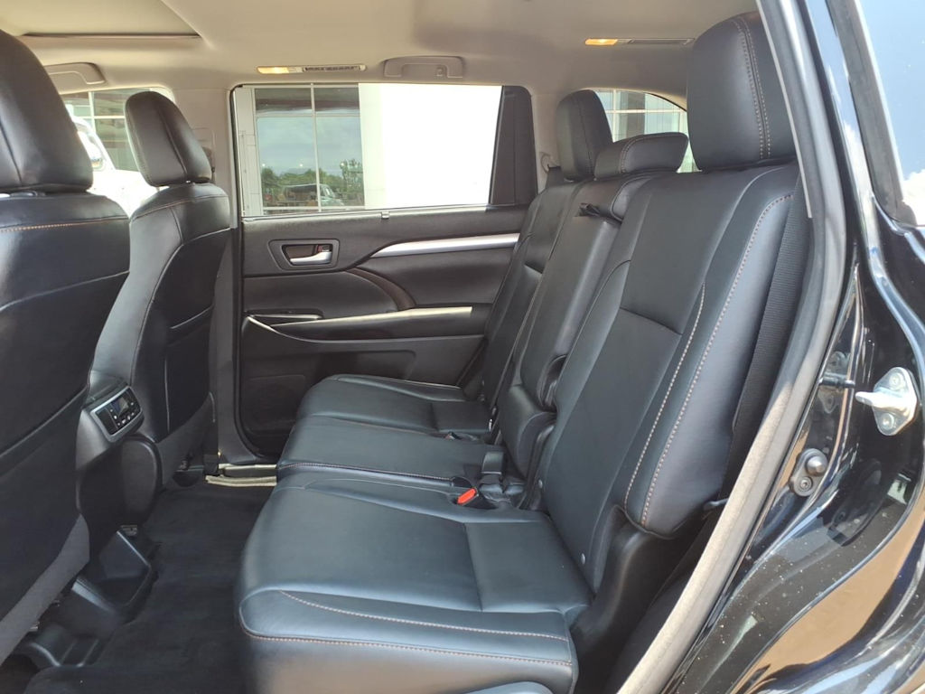 Thumbnail: 2016 Toyota Highlander - 27