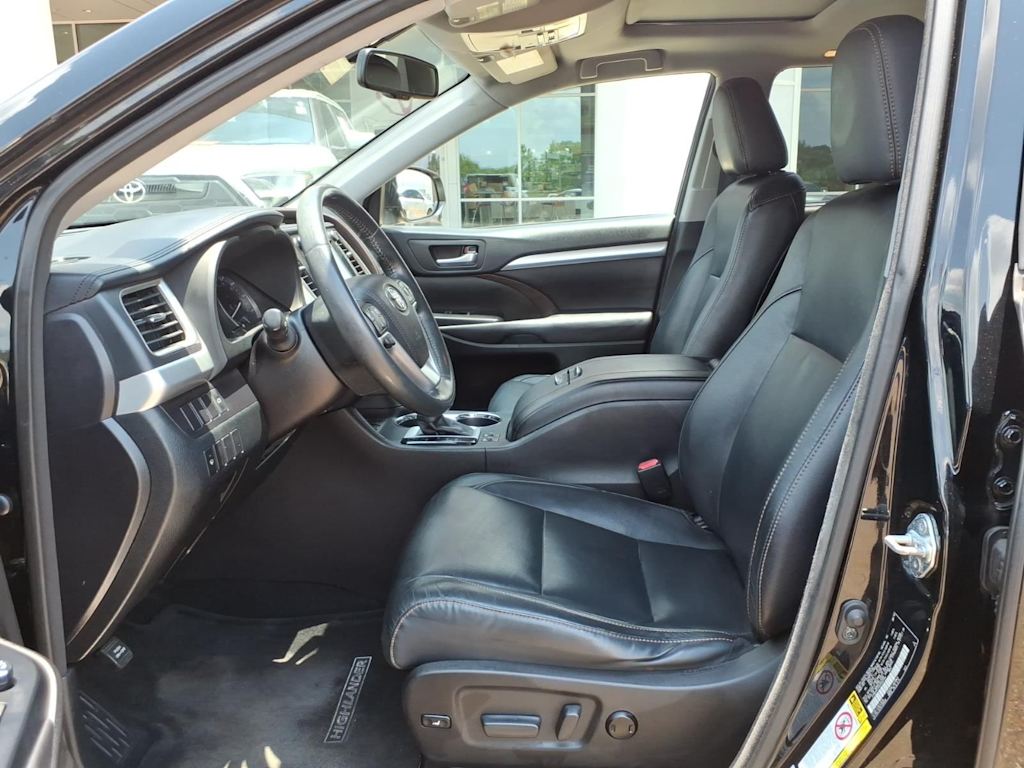 Thumbnail: 2016 Toyota Highlander - 7