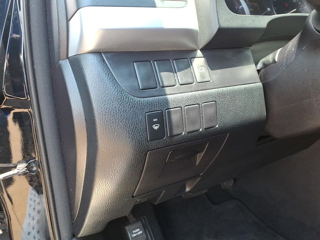 Thumbnail: 2016 Toyota Highlander - 20