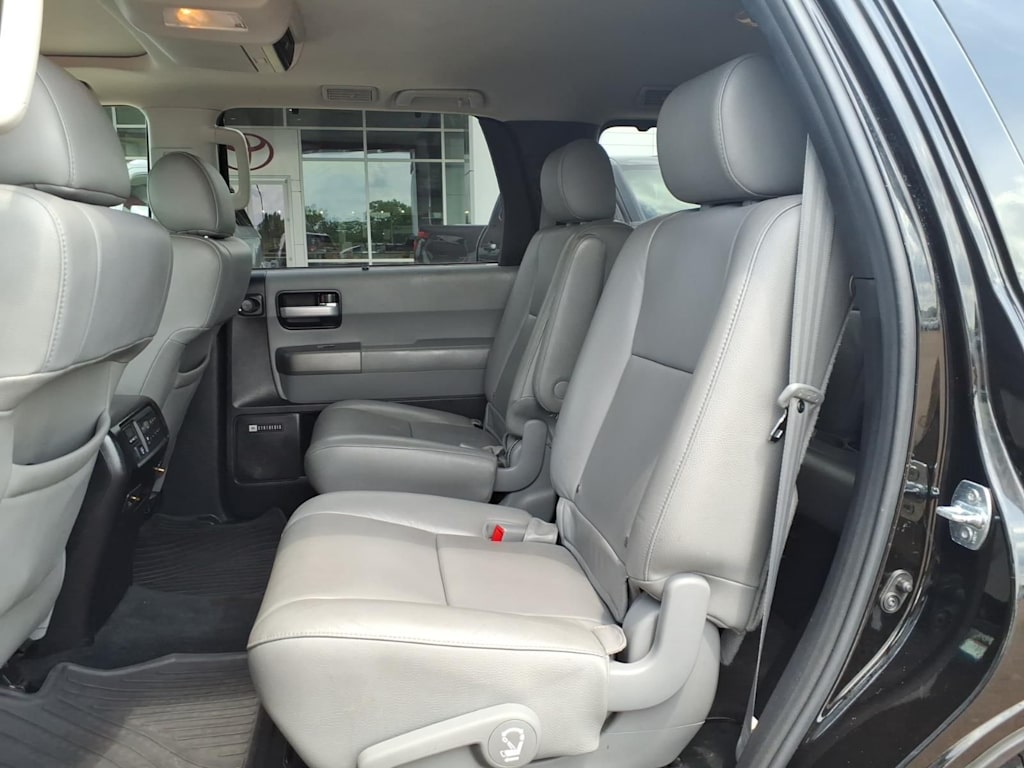 Thumbnail: 2014 Toyota Sequoia - 28