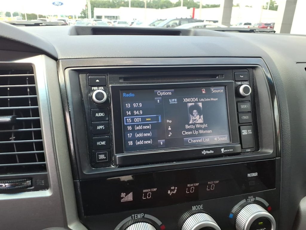 Thumbnail: 2014 Toyota Sequoia - 10