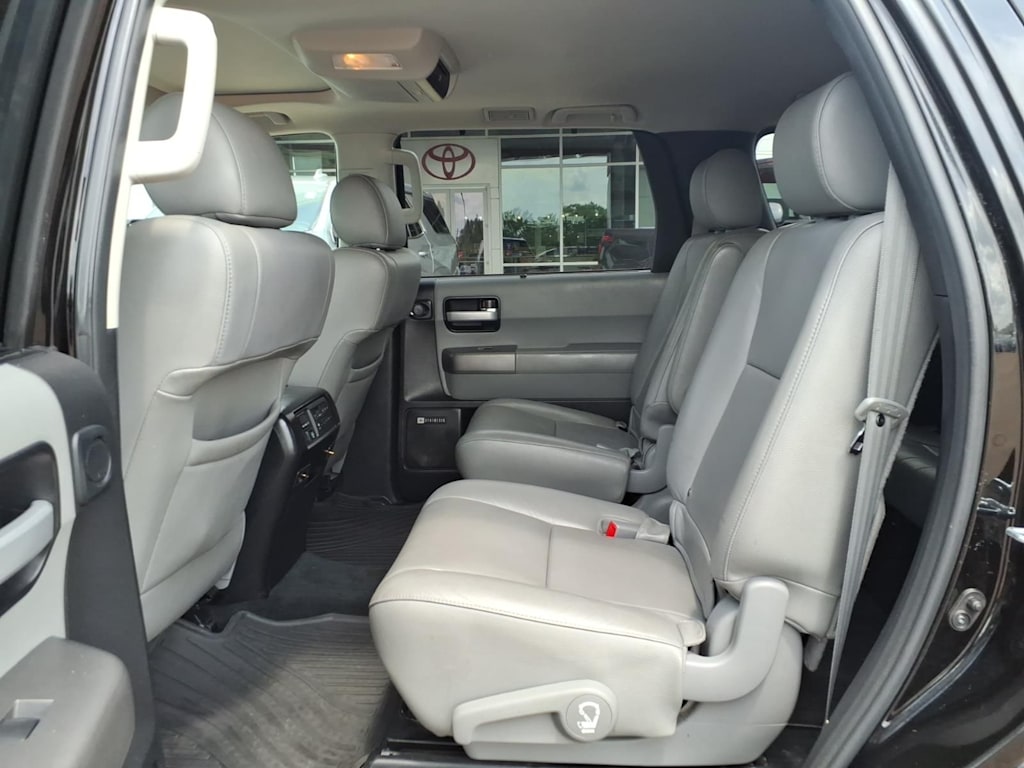 Thumbnail: 2014 Toyota Sequoia - 9
