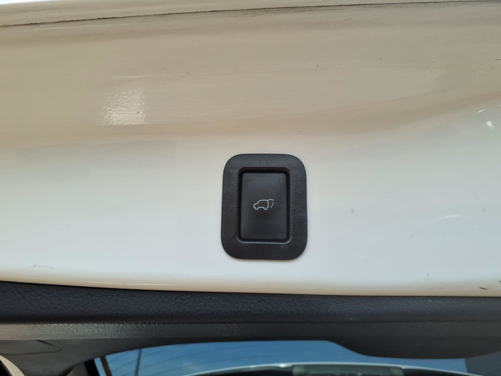 Thumbnail: 2019 Toyota Highlander - 18