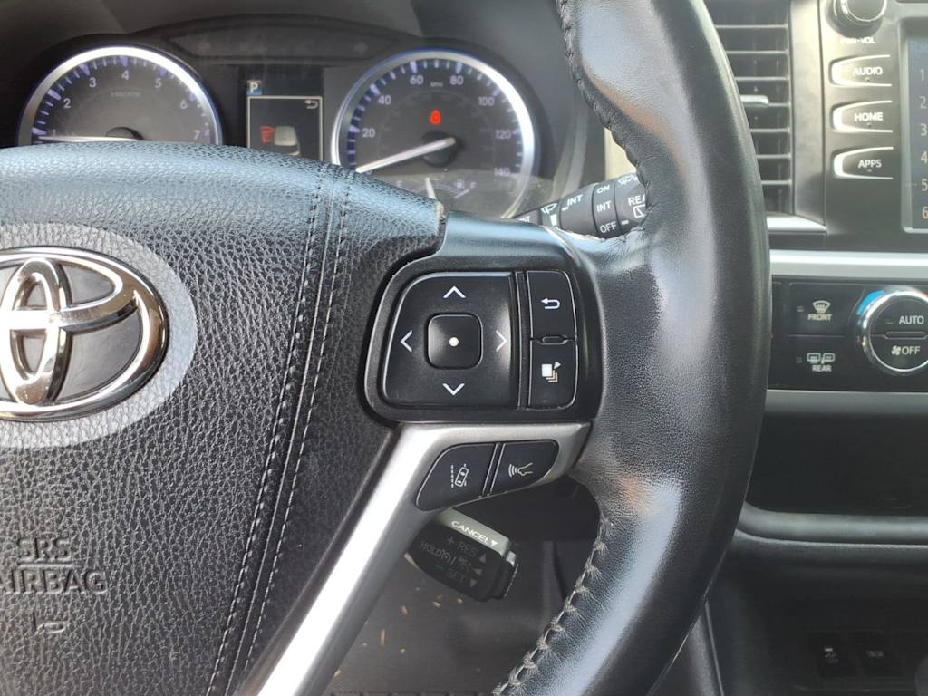 Thumbnail: 2019 Toyota Highlander - 23