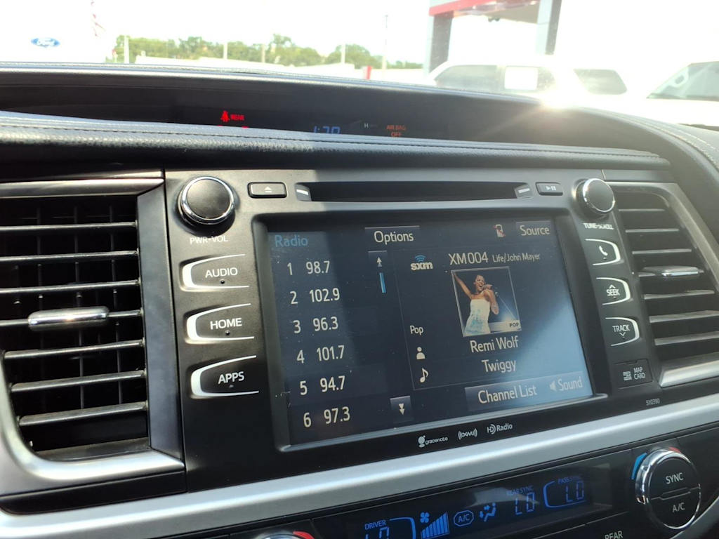 Thumbnail: 2019 Toyota Highlander - 11