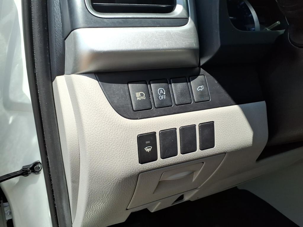 Thumbnail: 2019 Toyota Highlander - 20