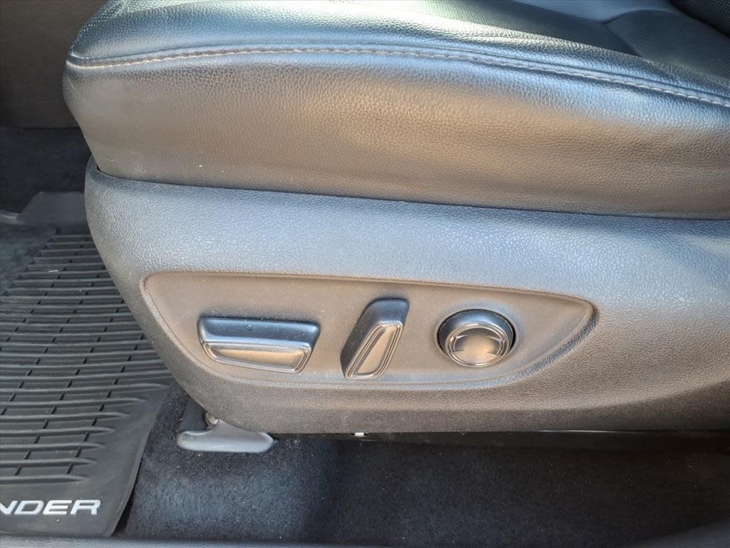 Thumbnail: 2020 Toyota Highlander - 18