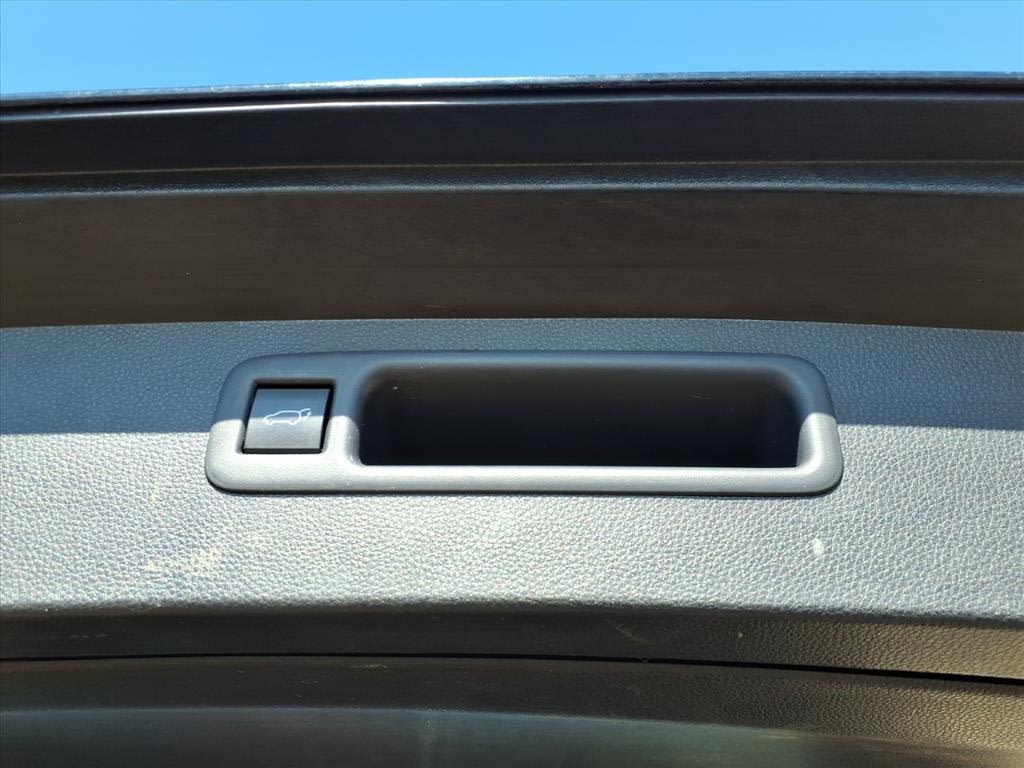 Thumbnail: 2020 Toyota Highlander - 17