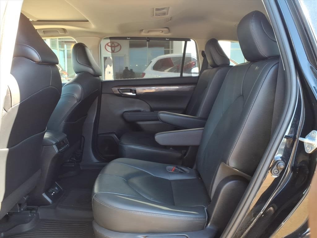 Thumbnail: 2020 Toyota Highlander - 29