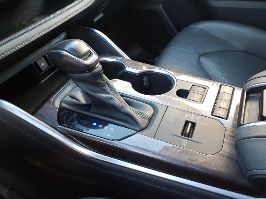 Thumbnail: 2020 Toyota Highlander - 25