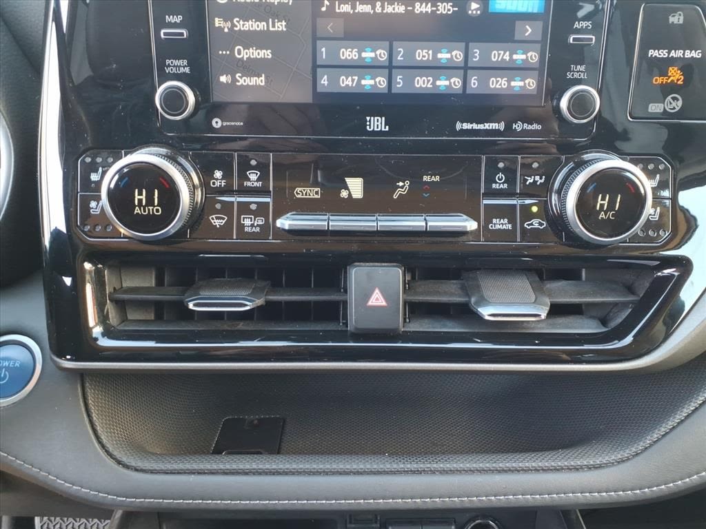 Thumbnail: 2020 Toyota Highlander - 23