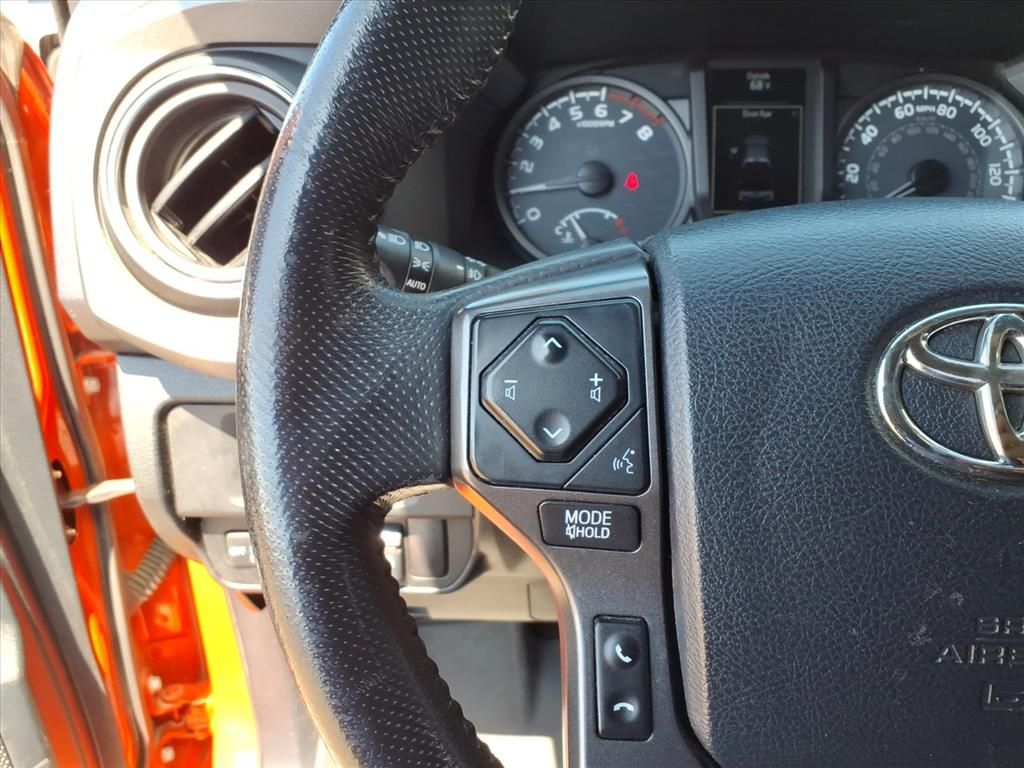 Thumbnail: 2017 Toyota Tacoma - 21