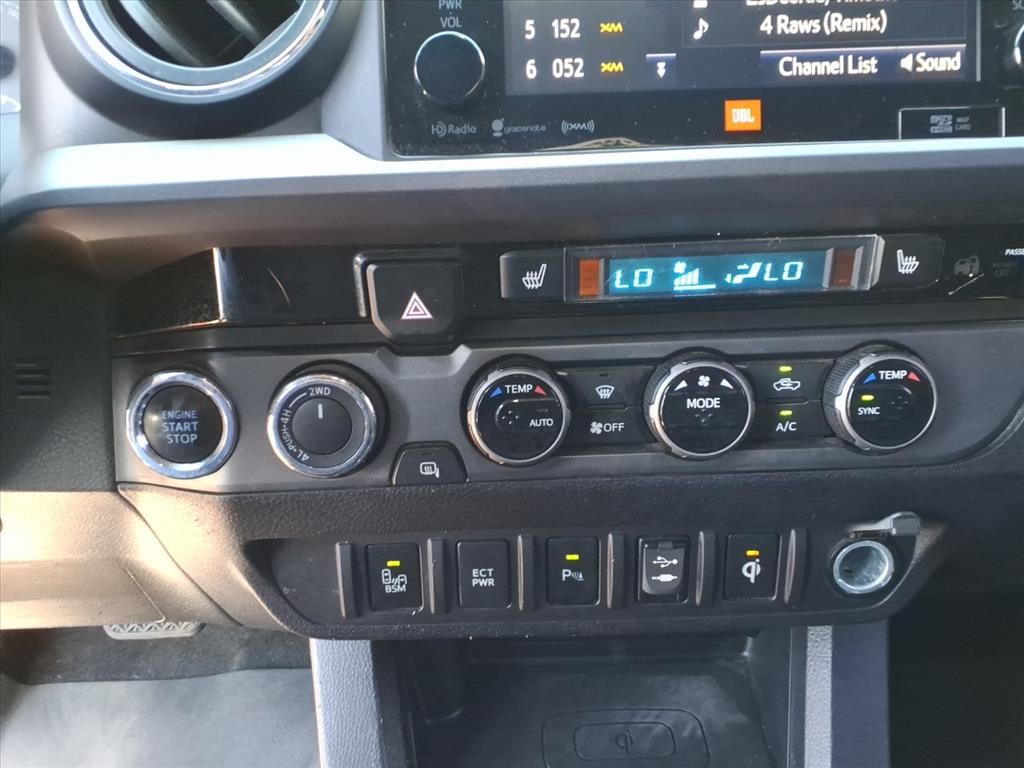 Thumbnail: 2017 Toyota Tacoma - 24