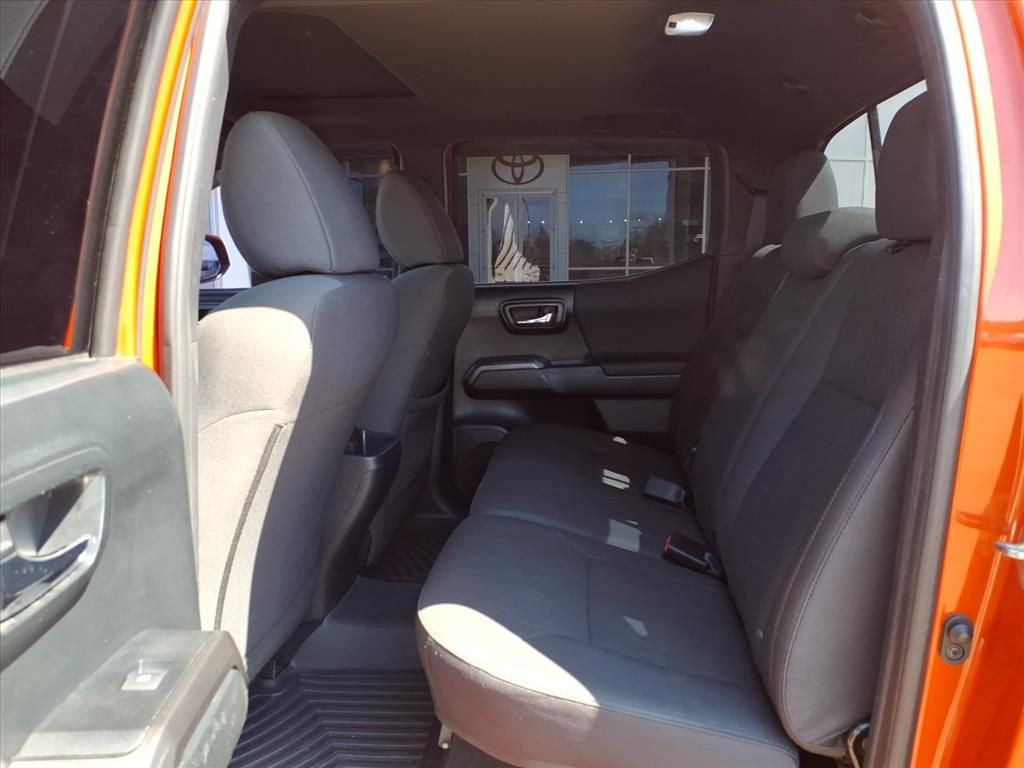 Thumbnail: 2017 Toyota Tacoma - 8