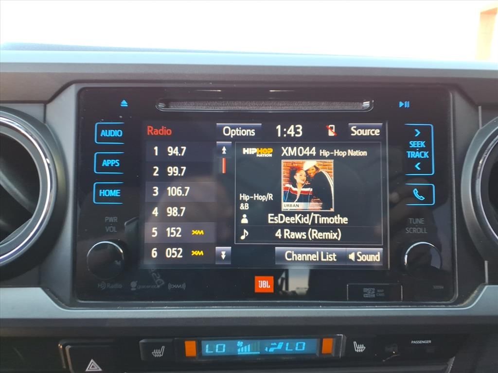 Thumbnail: 2017 Toyota Tacoma - 9