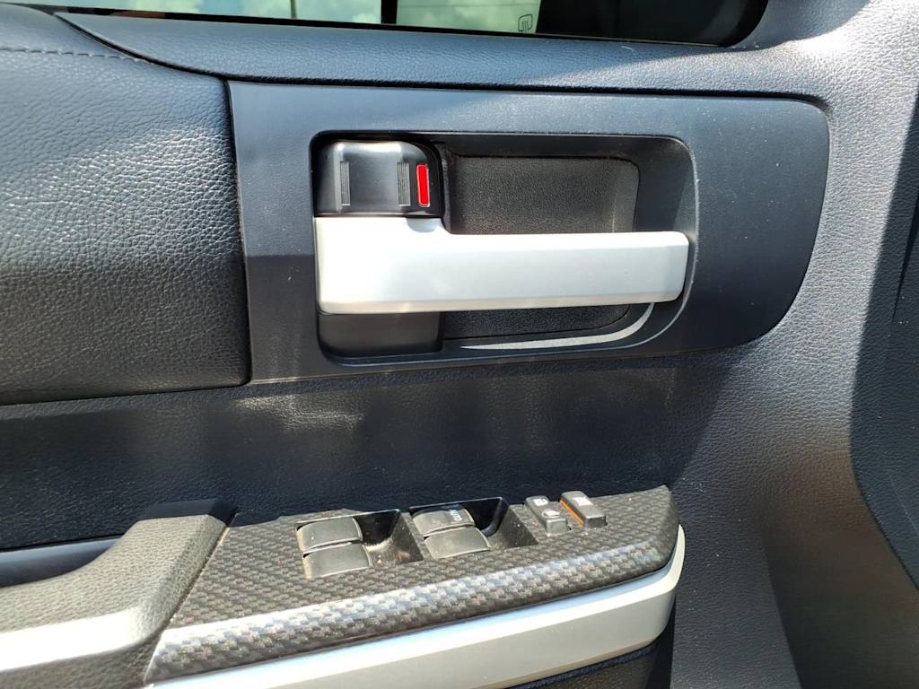 Thumbnail: 2014 Toyota Tundra - 17