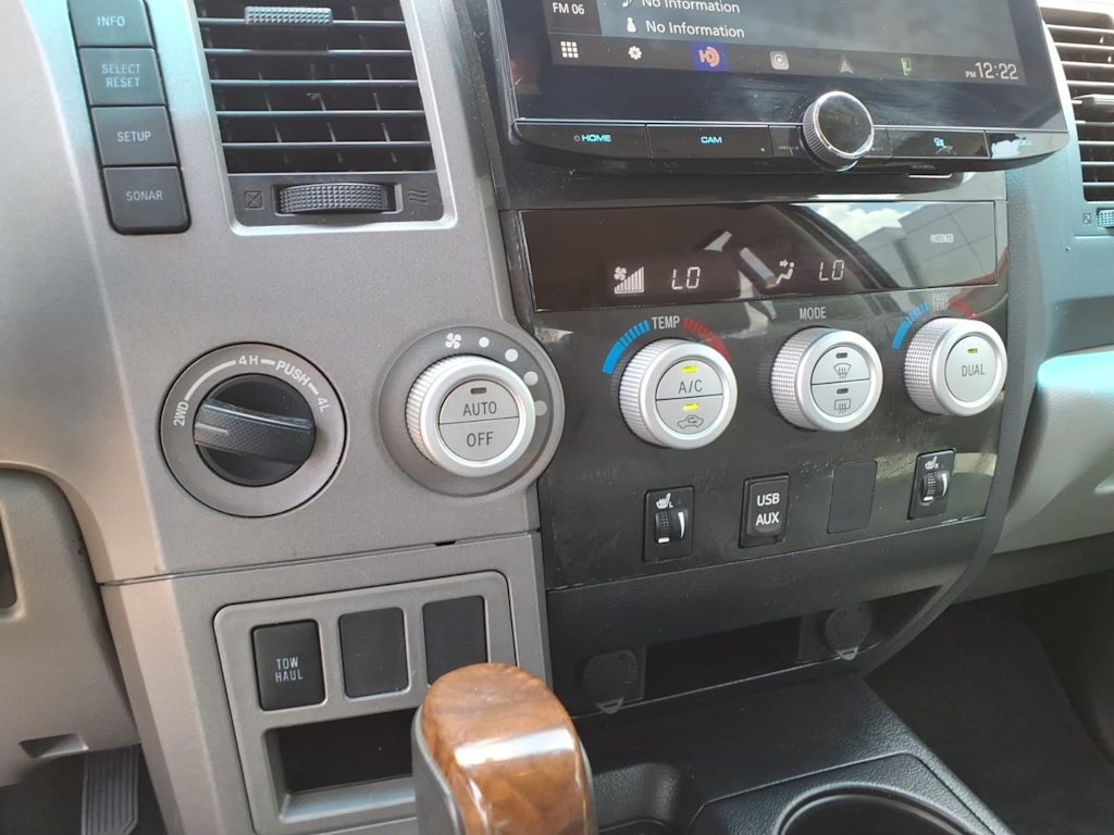 Thumbnail: 2013 Toyota Tundra - 22