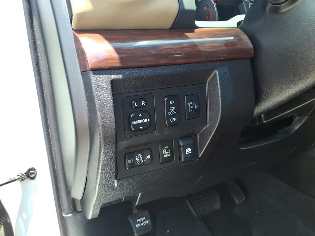 Thumbnail: 2016 Toyota Tundra - 19