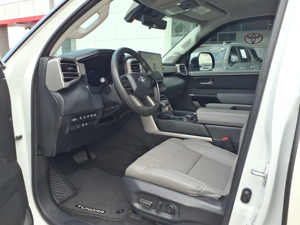 Thumbnail: 2024 Toyota Tundra - 28