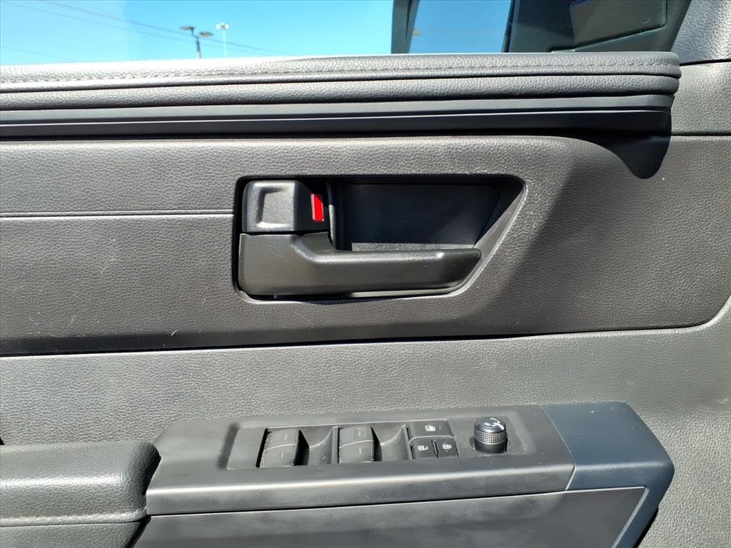 Thumbnail: 2024 Toyota Tundra - 18