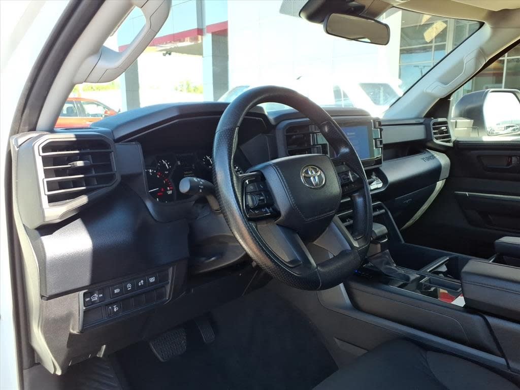 Thumbnail: 2024 Toyota Tundra - 6