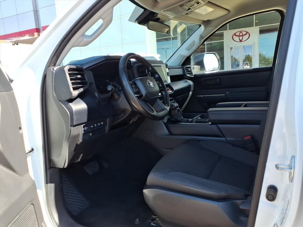 Thumbnail: 2024 Toyota Tundra - 10