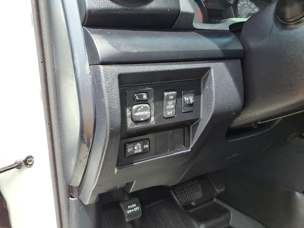 Thumbnail: 2016 Toyota Tundra - 18