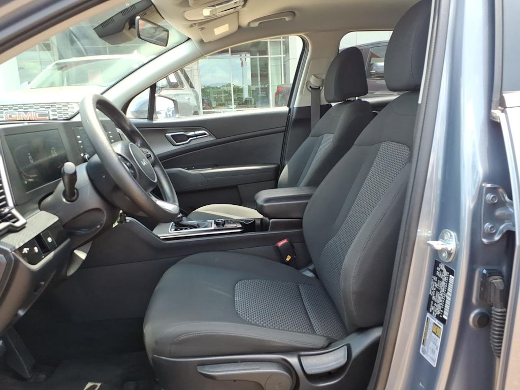 Thumbnail: 2025 Kia Sportage - 8