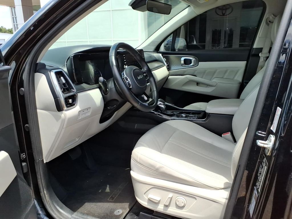 Thumbnail: 2022 Kia Sorento - 28