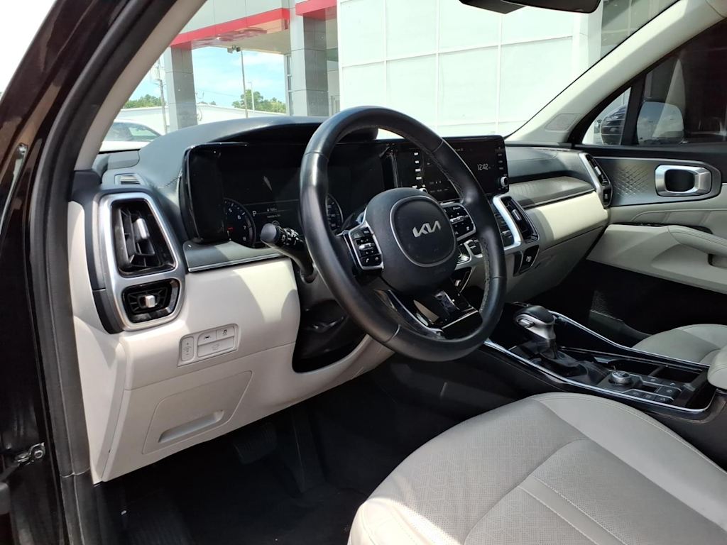 Thumbnail: 2022 Kia Sorento - 6