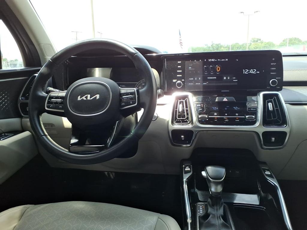 Thumbnail: 2022 Kia Sorento - 2