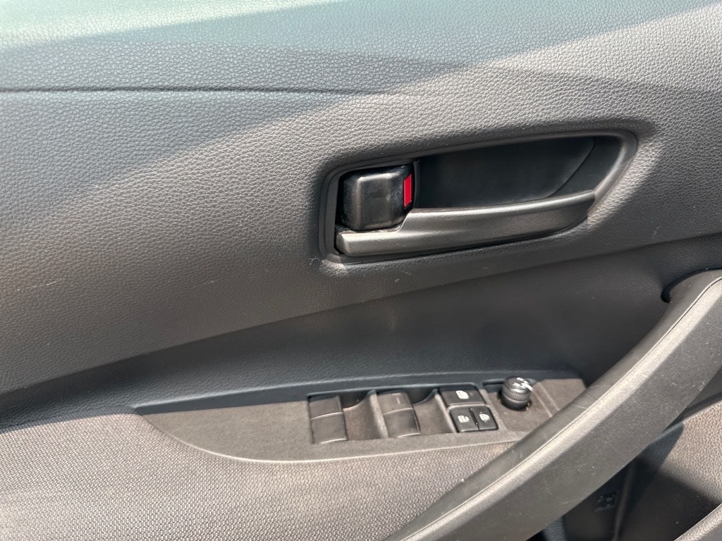 2022 Toyota Corolla LE 19
