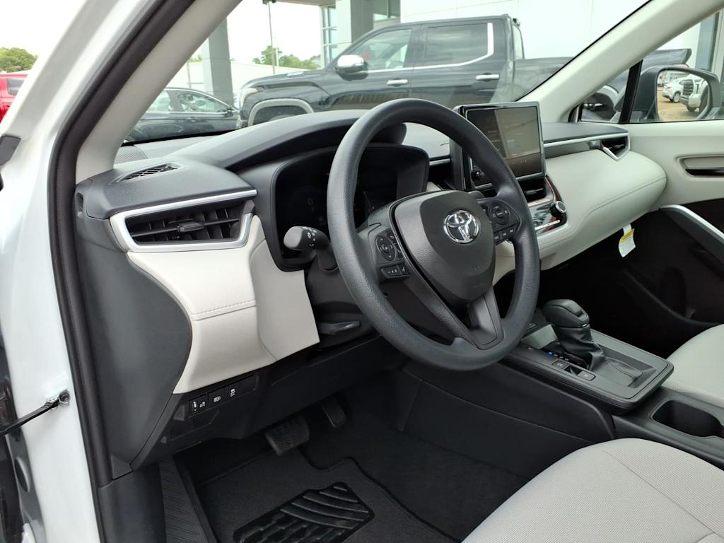 Thumbnail: 2026 Toyota Corolla Cross - 6