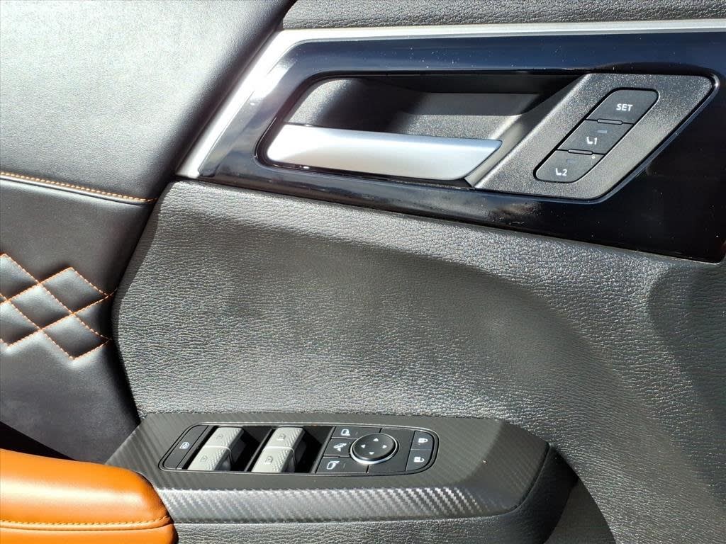 Thumbnail: 2023 Mitsubishi Outlander - 20