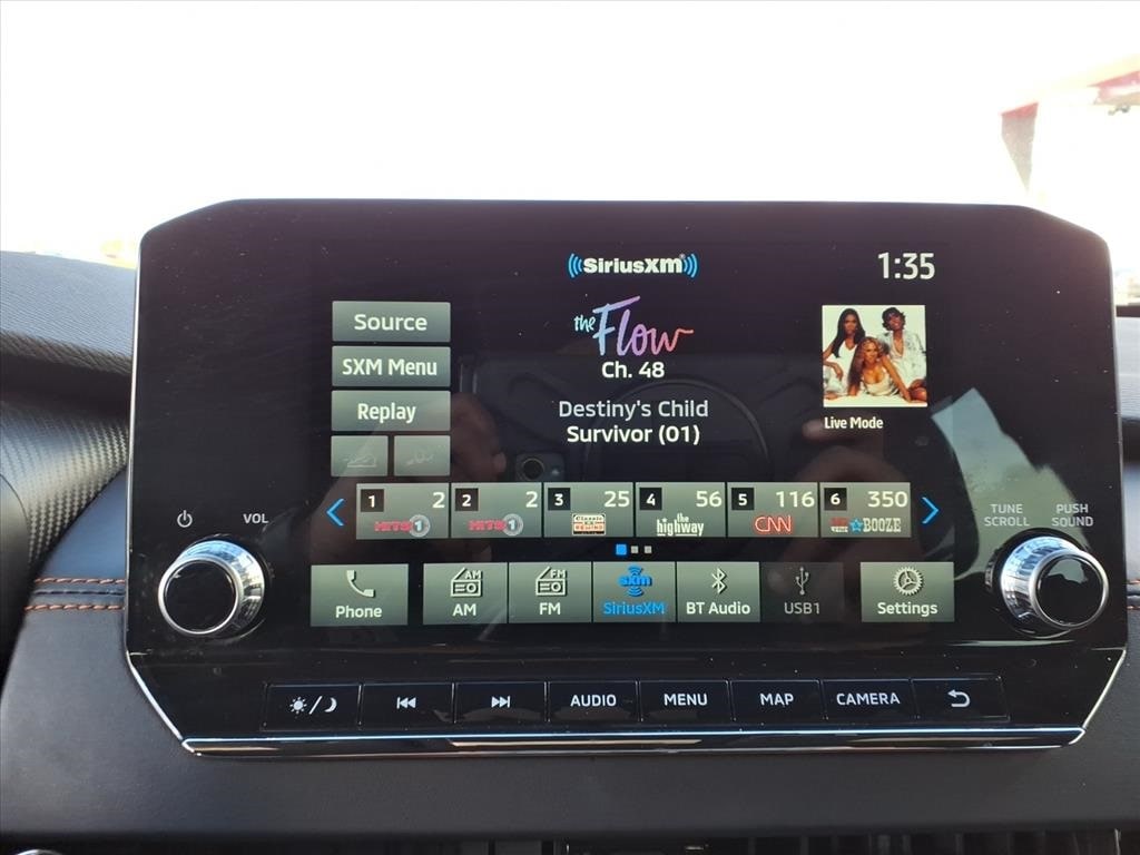 Thumbnail: 2023 Mitsubishi Outlander - 11