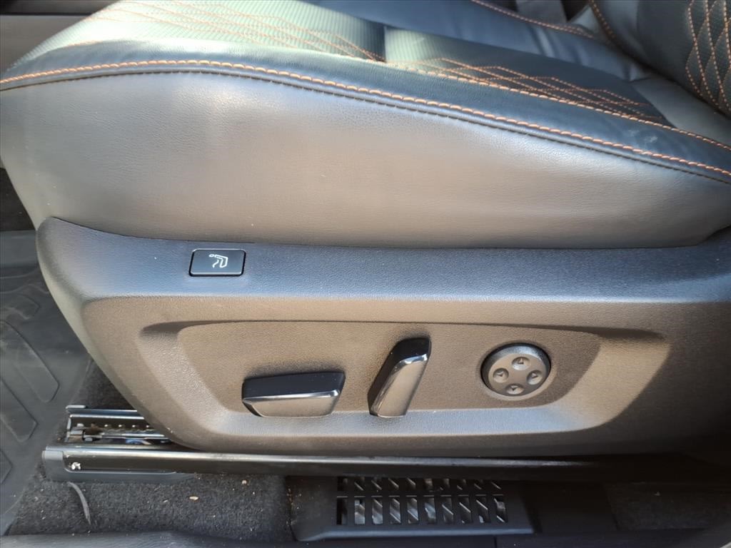 Thumbnail: 2023 Mitsubishi Outlander - 19