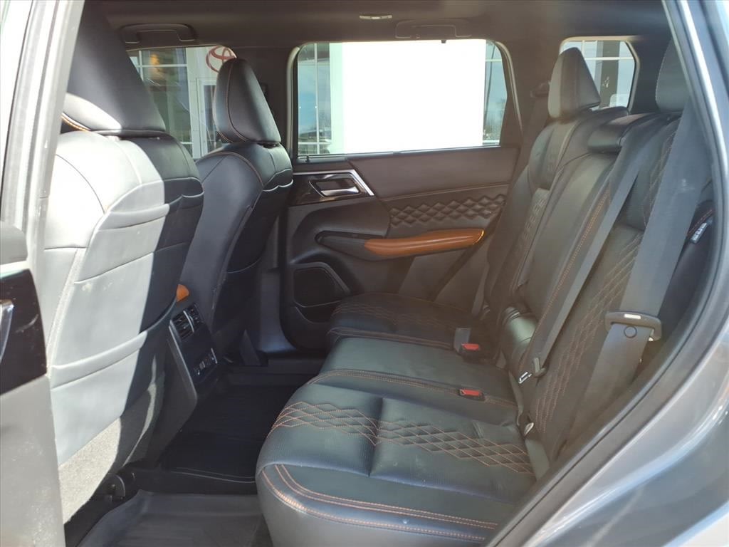 Thumbnail: 2023 Mitsubishi Outlander - 9