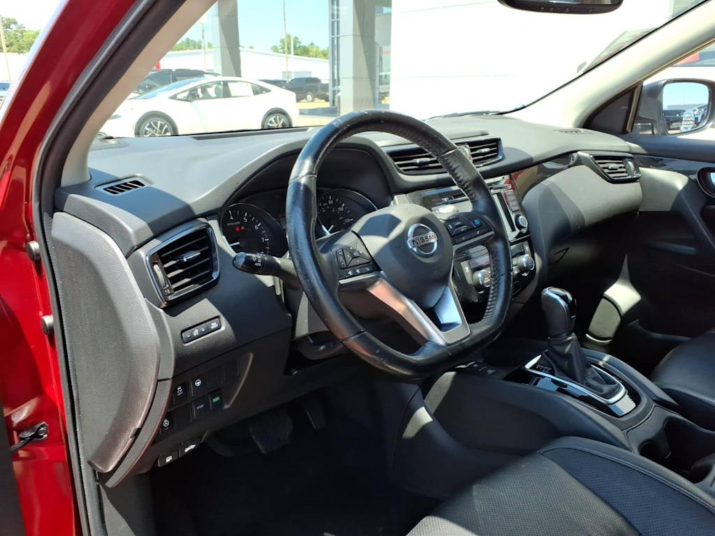 Thumbnail: 2022 Nissan Rogue Sport - 6