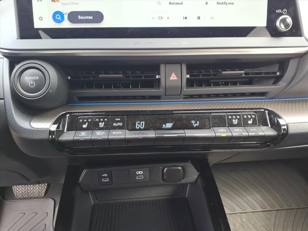 Thumbnail: 2025 Toyota Prius - 25