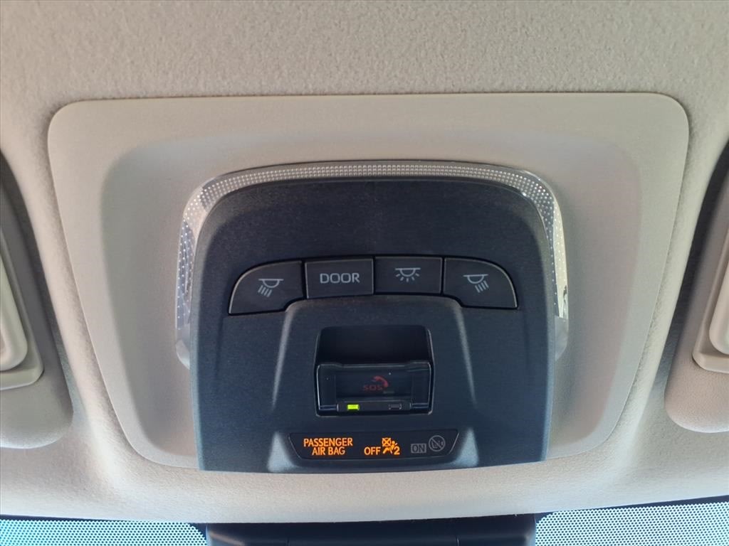 Thumbnail: 2025 Toyota Corolla - 25