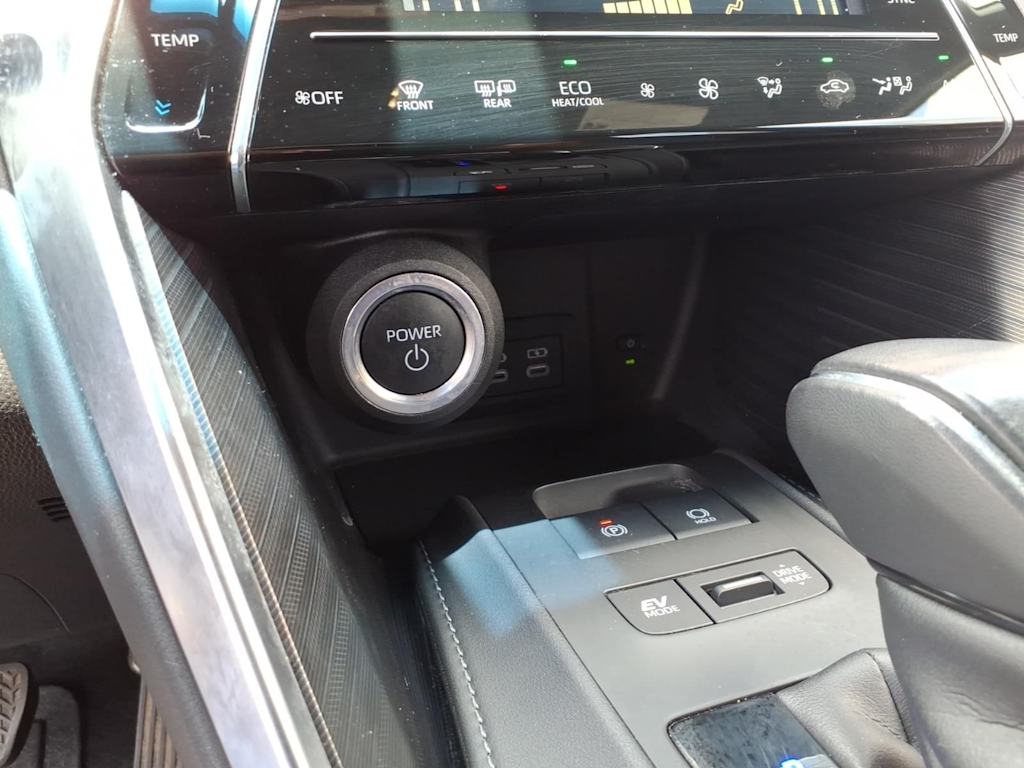 Thumbnail: 2023 Toyota Venza - 25