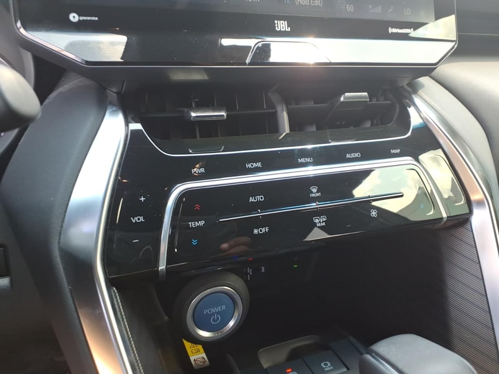 Thumbnail: 2022 Toyota Venza - 24