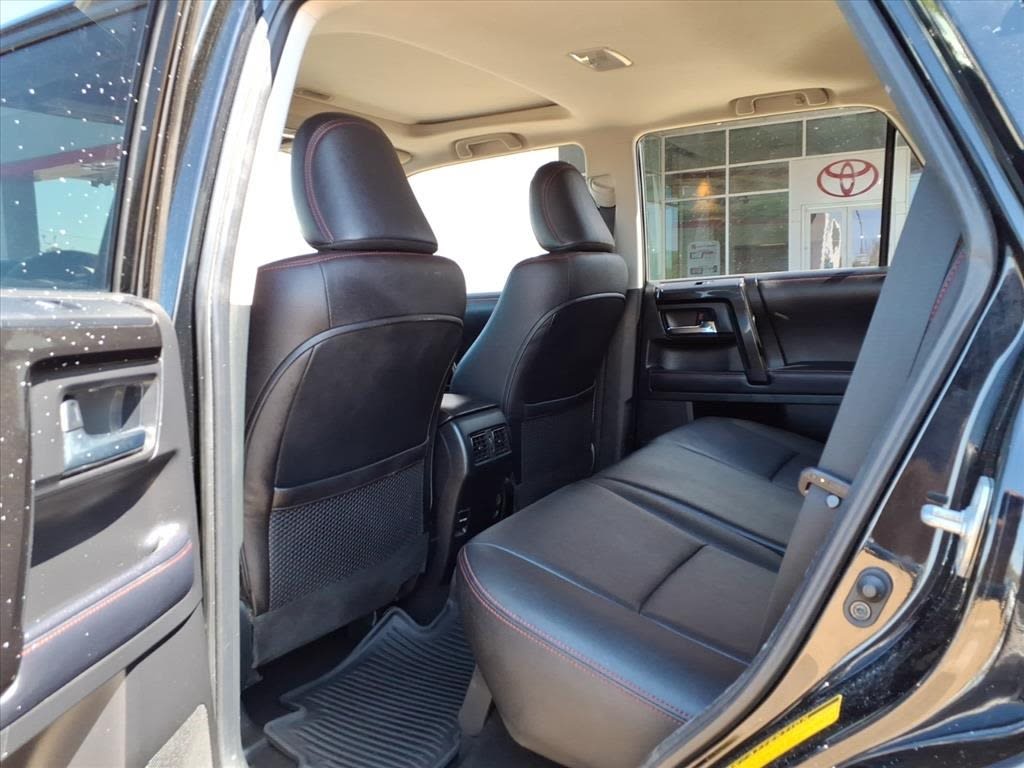 Thumbnail: 2018 Toyota 4Runner - 29