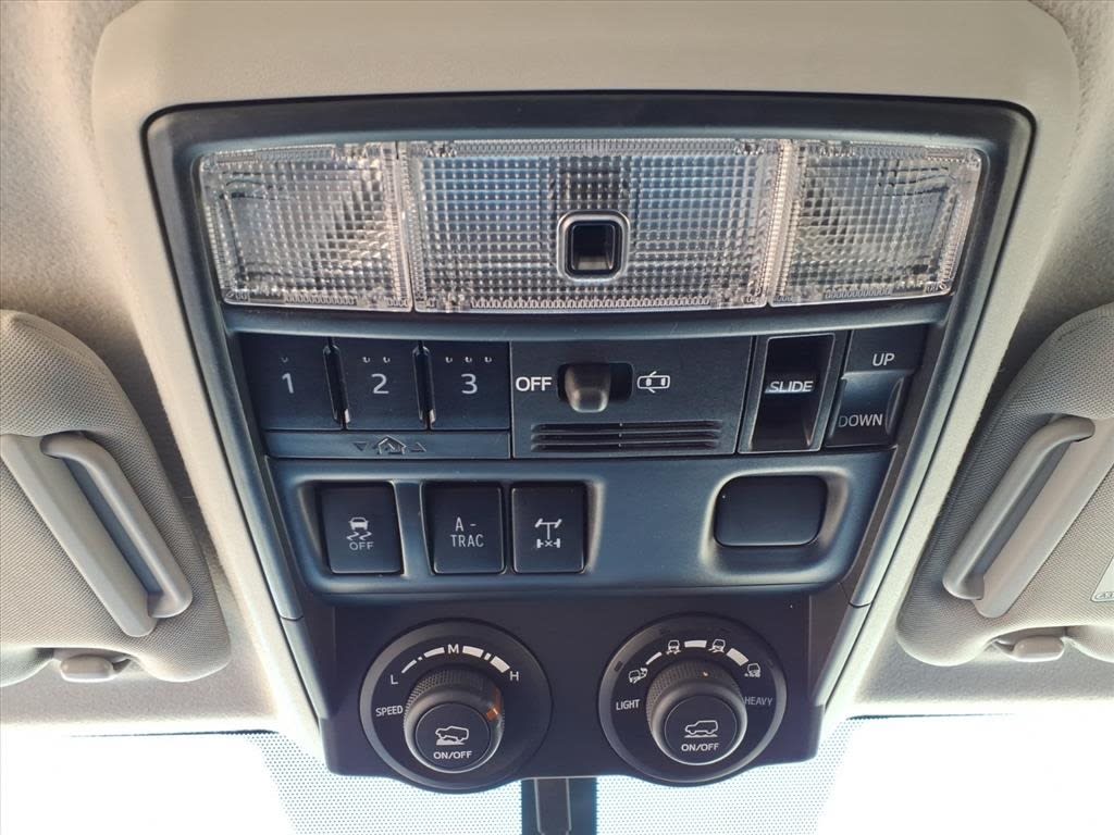 Thumbnail: 2018 Toyota 4Runner - 26