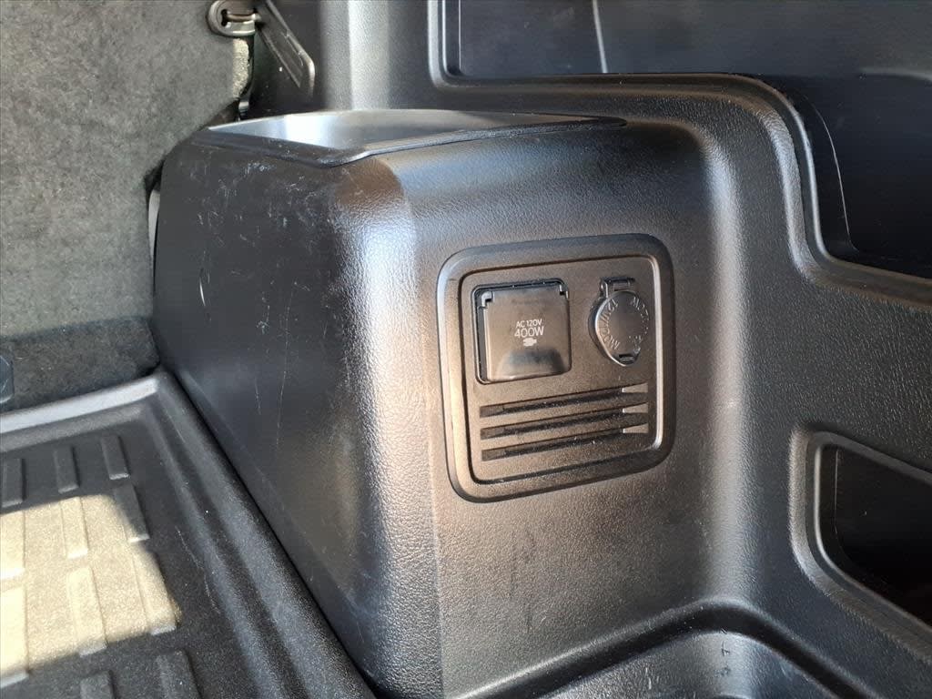 Thumbnail: 2018 Toyota 4Runner - 18