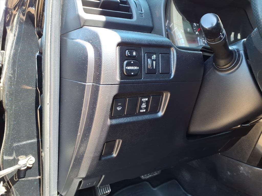 Thumbnail: 2018 Toyota 4Runner - 21