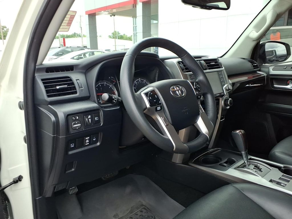 Thumbnail: 2022 Toyota 4Runner - 6